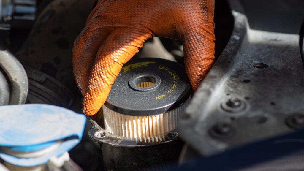 Descubra o melhor preço para a troca do filtro de combustível em Barretos. Conheça a RS Pneus e Rodas e agende seu serviço.