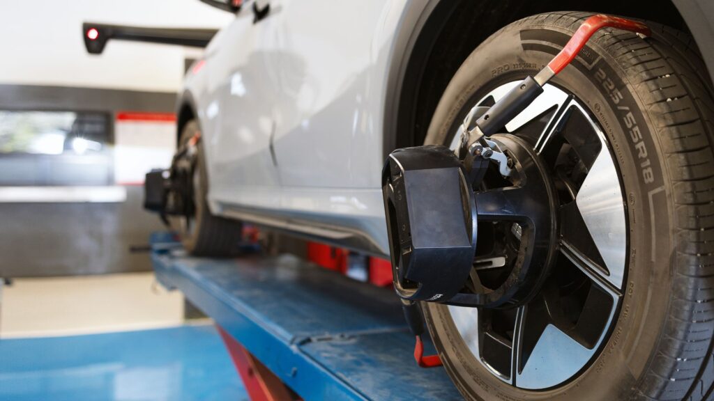 Encontre o melhor preço para alinhamento em Barretos na RS Pneus e Rodas. Qualidade e confiança em serviços automotivos.