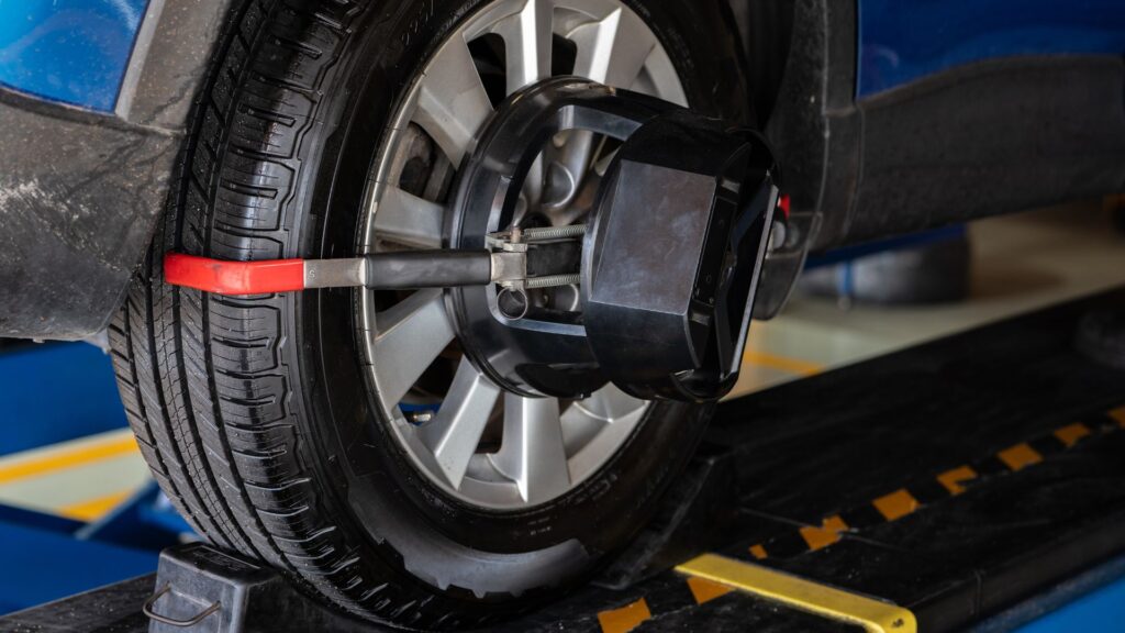 Melhor preço em alinhamento em Barretos. Conheça os serviços da RS Pneus e Rodas, autorizada Dunlop.